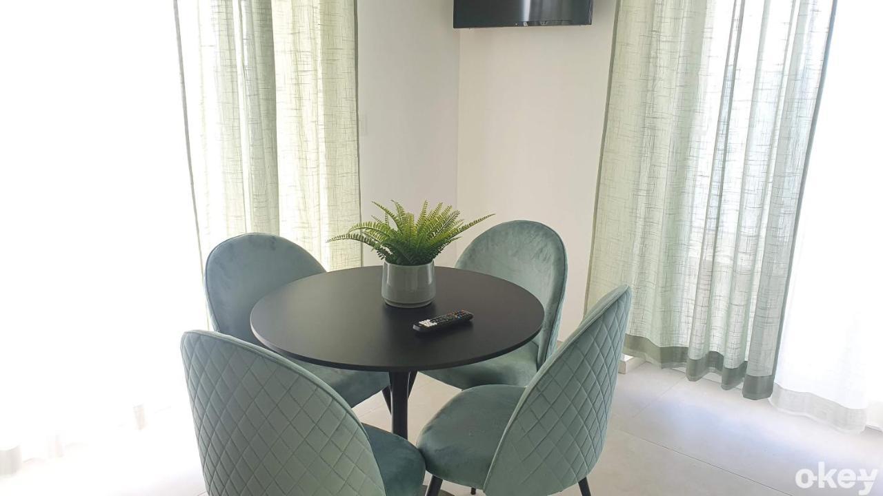 Villa Mediterranea Apartments - Seaview, Pool & Garden Bari Eksteriør billede