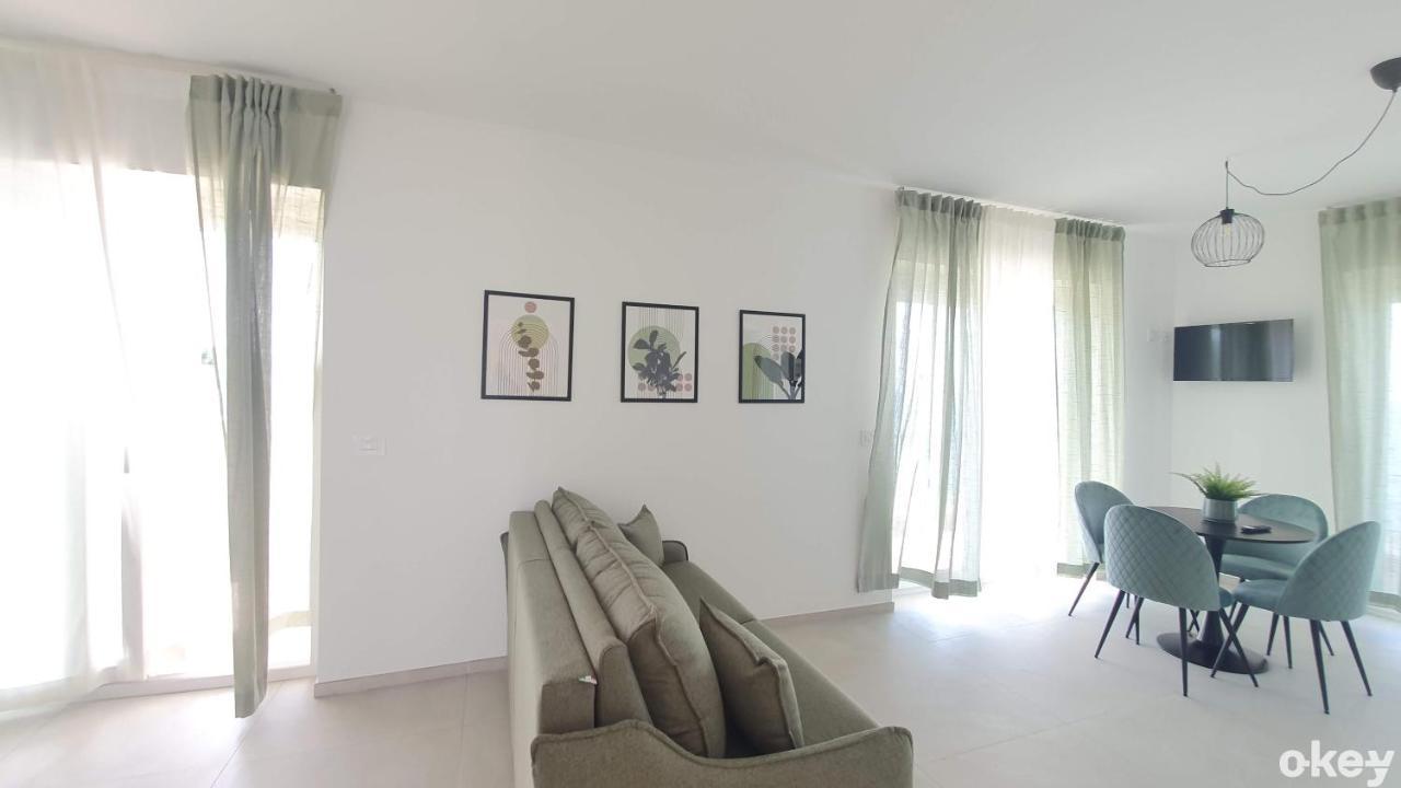 Villa Mediterranea Apartments - Seaview, Pool & Garden Bari Eksteriør billede