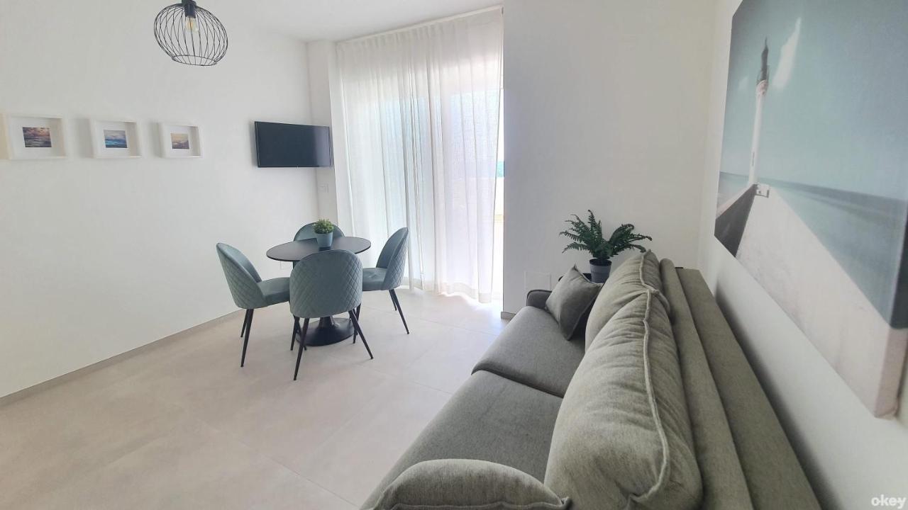 Villa Mediterranea Apartments - Seaview, Pool & Garden Bari Eksteriør billede