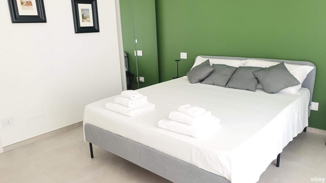 Villa Mediterranea Apartments - Seaview, Pool & Garden Bari Eksteriør billede