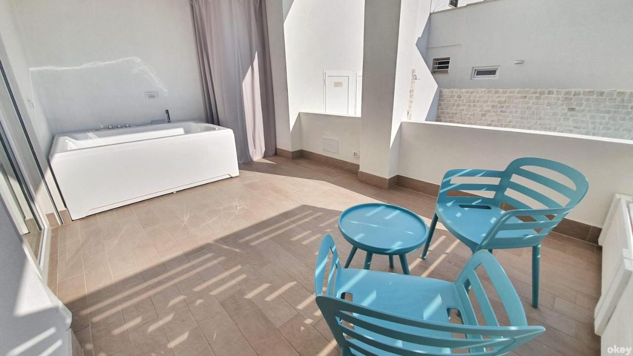 Villa Mediterranea Apartments - Seaview, Pool & Garden Bari Eksteriør billede