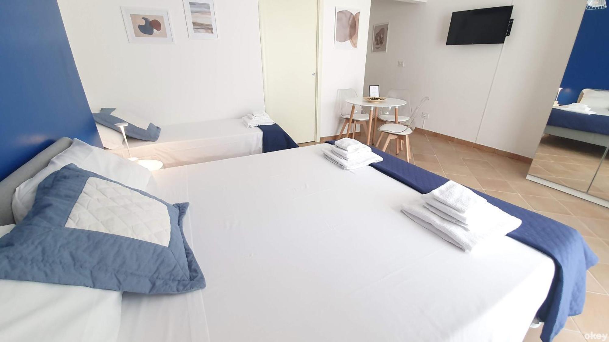 Villa Mediterranea Apartments - Seaview, Pool & Garden Bari Eksteriør billede